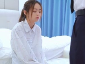 Gái Dâm xinh đẹp bị bố dượng nghịc bướm trong khách sạn