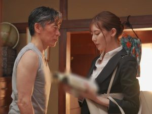 Nhân viên nóng bỏng giúp chồng làm tình